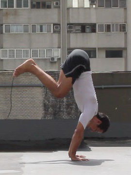 handstand middle position