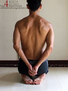 dwrikonasana shoulder flexibility stretch, shoulders relaxed.